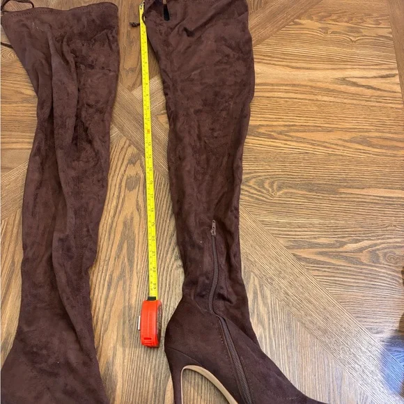 Chic Over-the-Knee Brown Boots - Picture 2 of 7
